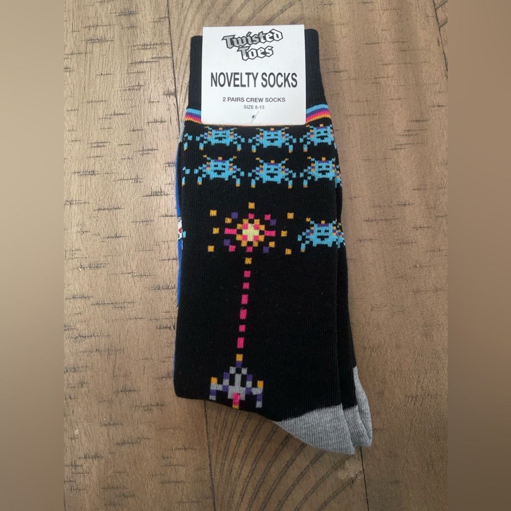 Twisted Toes 2-Pairs Novelty Socks Size 8-13 Video Game Themed